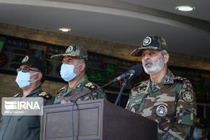 فرمانده کل ارتش جمهوری اسلامی ایران: ناامیدی جوانان مهمترین راهبرد دشمنان است