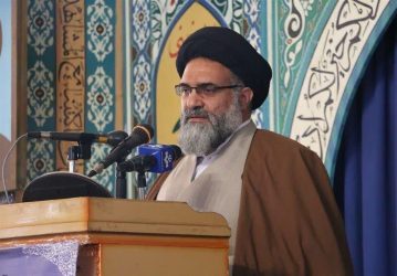ایت الله حسینی : در تاریخ انقلاب اسلامی اسم خائن و خادم ثبت می شود/مردم در ۹ دی آتش فتنه را خاموش کردند