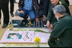 ادای احترام فرمانده هوافضای سپاه پاسداران به مقام شامخ شهید سلیمانی و شهدای حادثه تروریستی کرمان